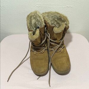 BareTraps Tan Winter Boots with Fur Lining